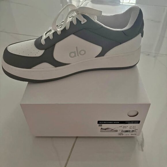 Alo Recovery Mode Sneaker - Picture 2 of 2